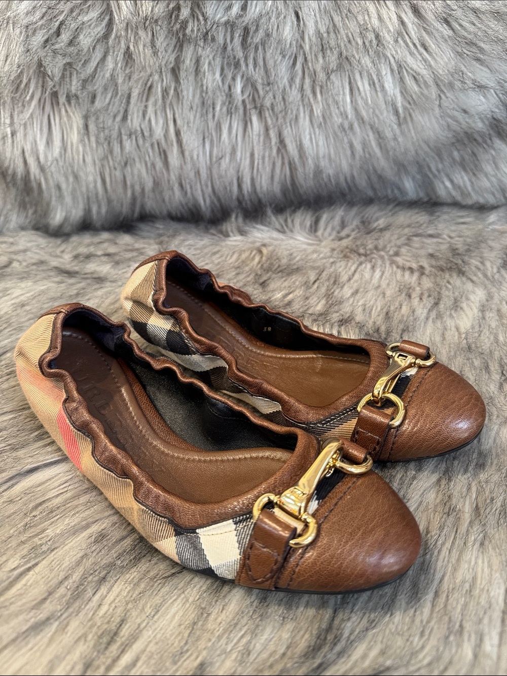Burberry Classic Brown Plaid Women's Ballet Flats with Gold Hardware Size 38 - Picture 10 of 10
